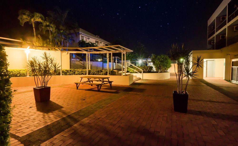 Sunshine Tower Hotel Cairns Exterior photo